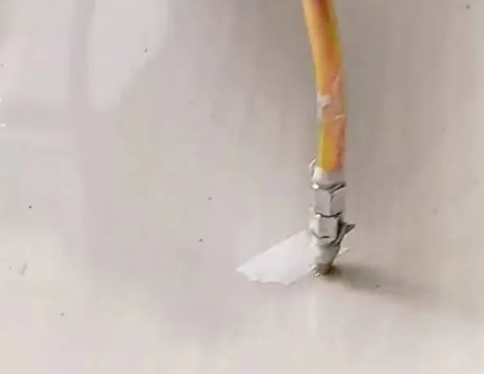 余杭瓷砖空鼓维修公司专业解答在瓷砖铺贴过程中，如果使用的砂料过粗（如全部使用了粗砂），可能会导致以下问题